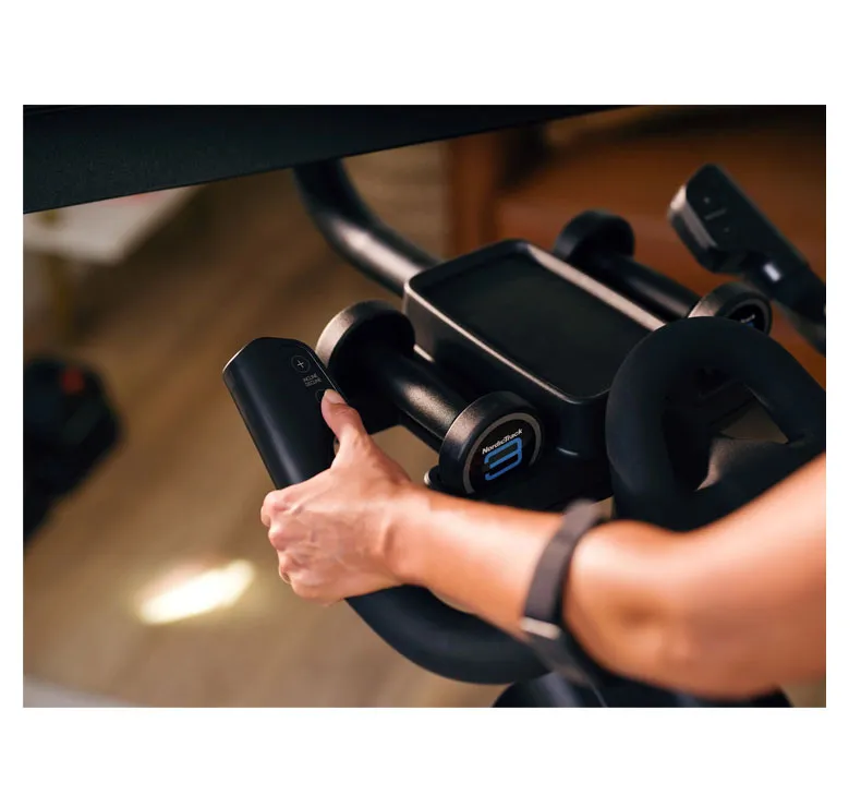 Velo-Indoor-Cycling-NordicTrack-X24-4.webp