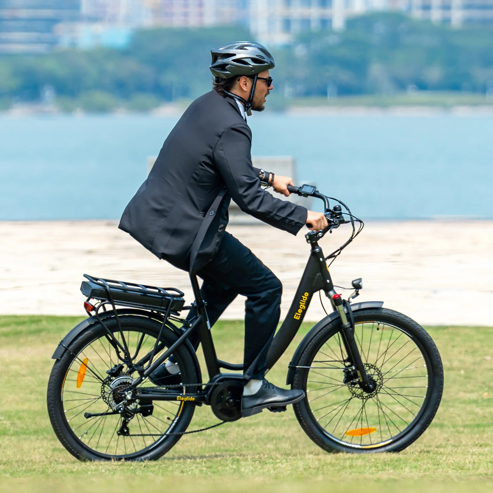 eleglide-c2-ebike-rider-image-6.webp