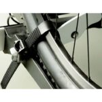 yakima-foldclick3-bike-carrier-for-three-bikes-1385000.jpg